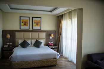 Die Juniorsuite mit Poolblick  f�r eine Nacht