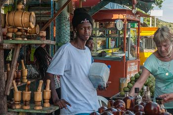 M�chte jemand einen aus Holz geschnitzten M�rser?