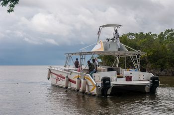 Bootsausflug mit einem Katamaran.