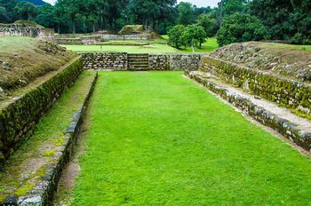 Der Ballspielplatz von Iximch�.