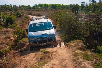 Unterwegs auf Schotterpisten und Behelfsbr�cken.
