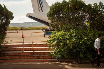 Im Flughafen von Heho warten wir weiterhin  auf  Flug 7Y111 mit einer ATR-72-600 der Yadanapron Airlines.