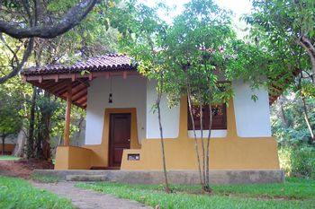 Hotel Amaya Lake in Dambulla